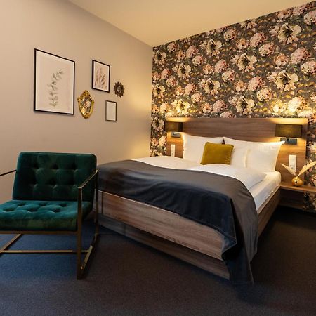 V Boutique Hotel בובלינגן מראה חיצוני תמונה