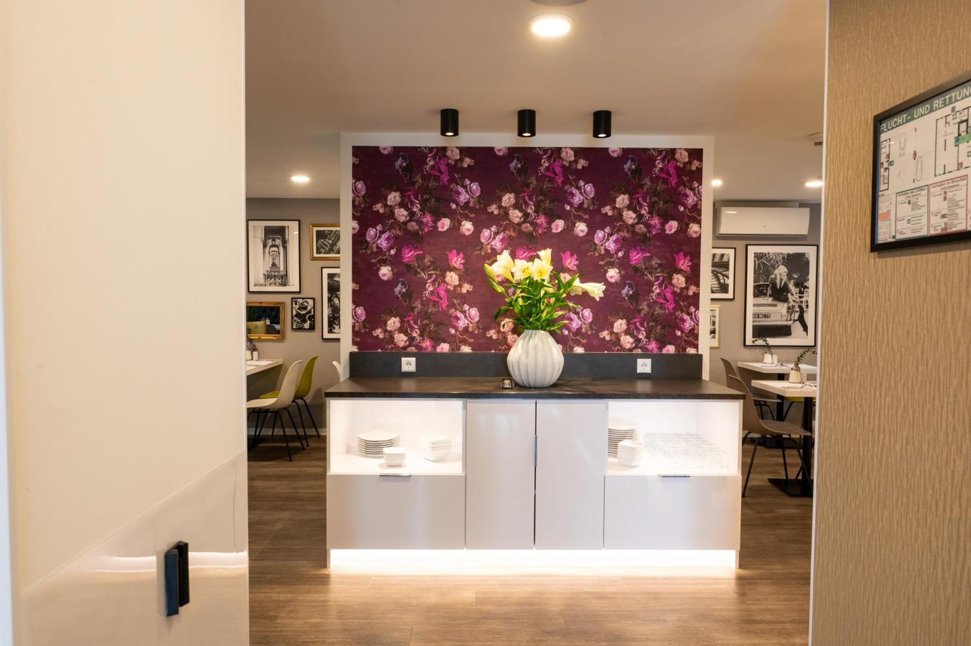 V Boutique Hotel בובלינגן מראה חיצוני תמונה