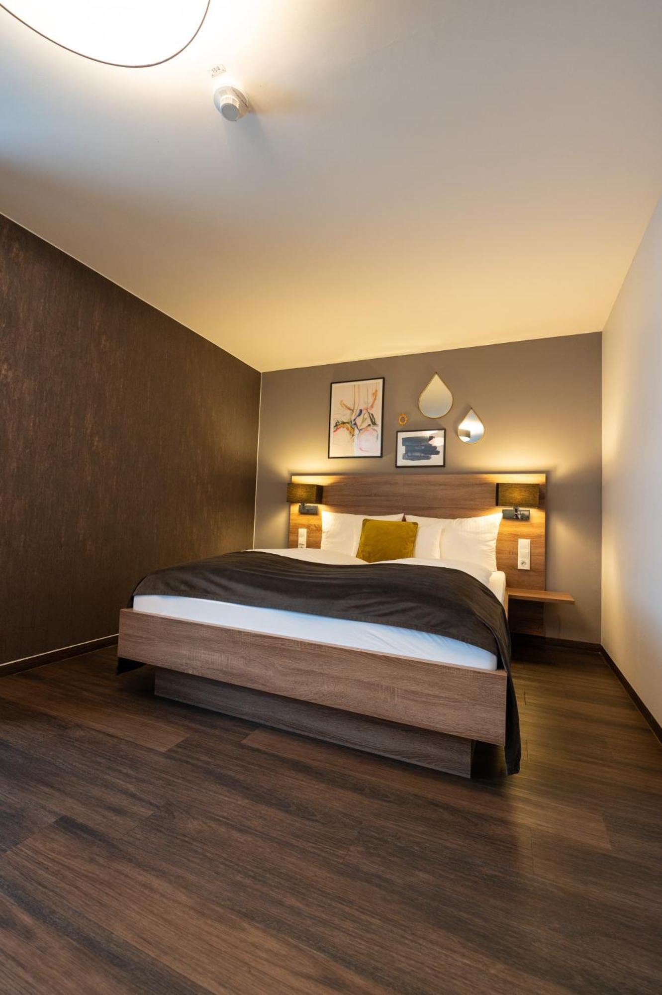 V Boutique Hotel בובלינגן מראה חיצוני תמונה