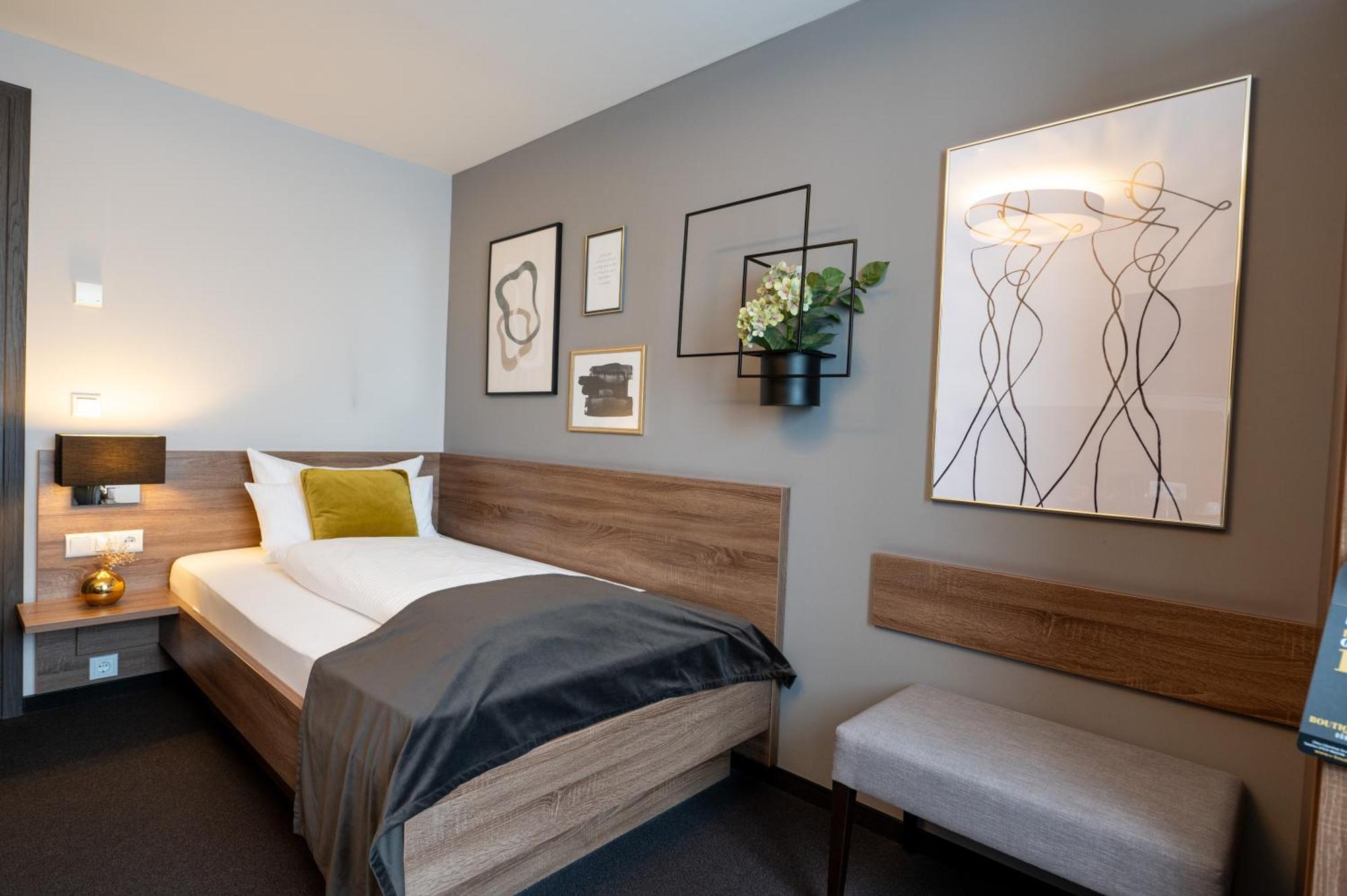 V Boutique Hotel בובלינגן מראה חיצוני תמונה